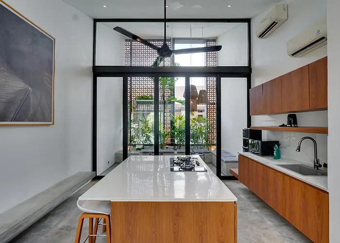 Design-led 2br Rhys - Trendy Berawa チャングー