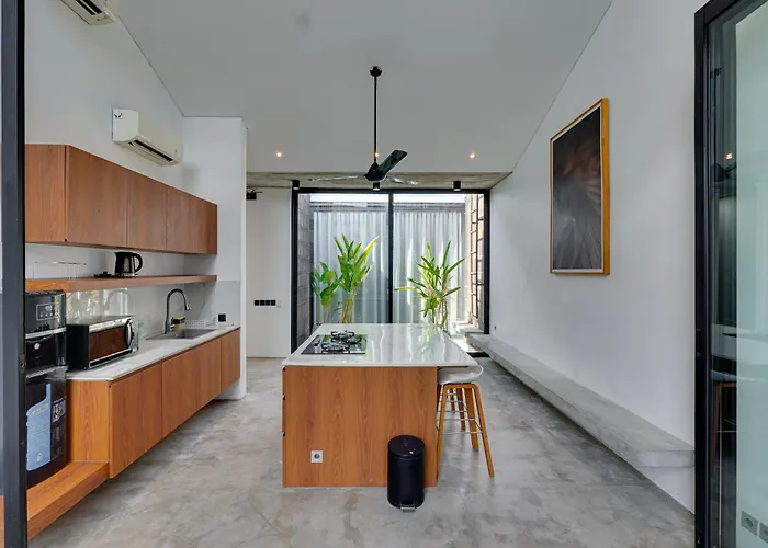 Design-led 2br Rhys - Trendy Berawa